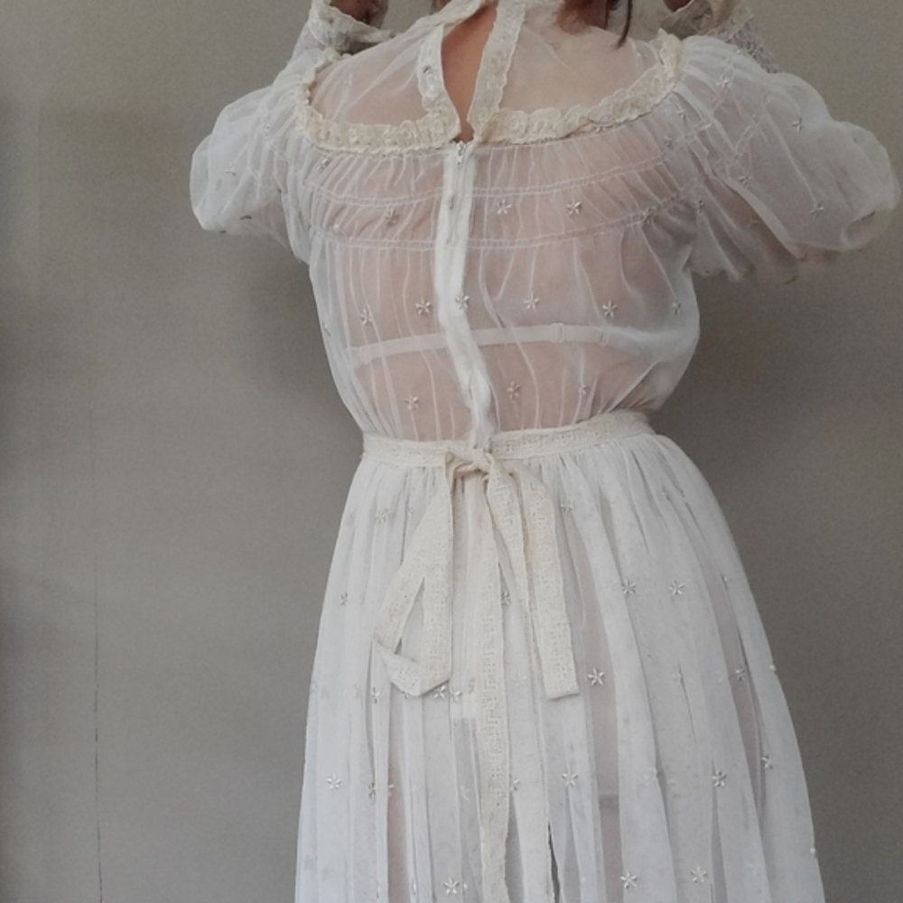 🚫SOLD🚫Vintage Mesh Bridal Dress - Picture 13 of 16